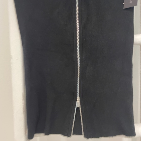Dynamite Zipper Body Con Skirt / New with Tags - Picture 4 of 6